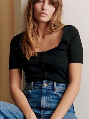 Sezane Grant Tee in Black